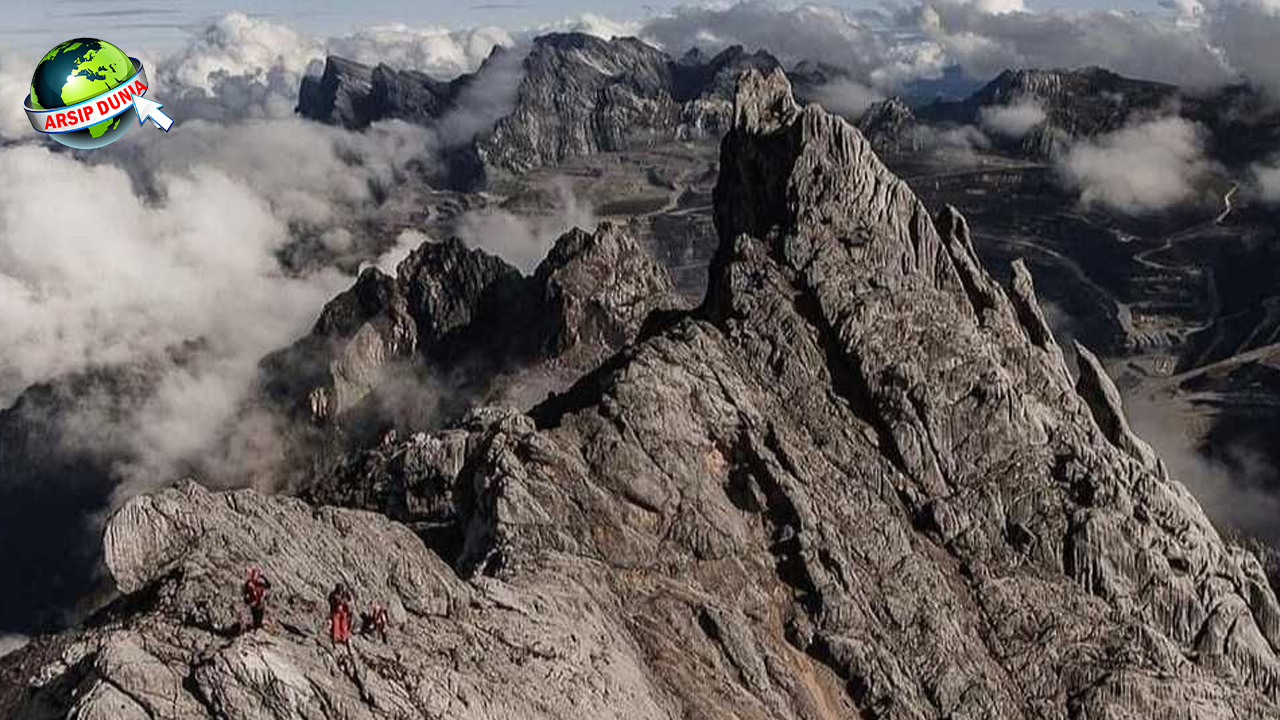 Gunung Jaya Wijaya