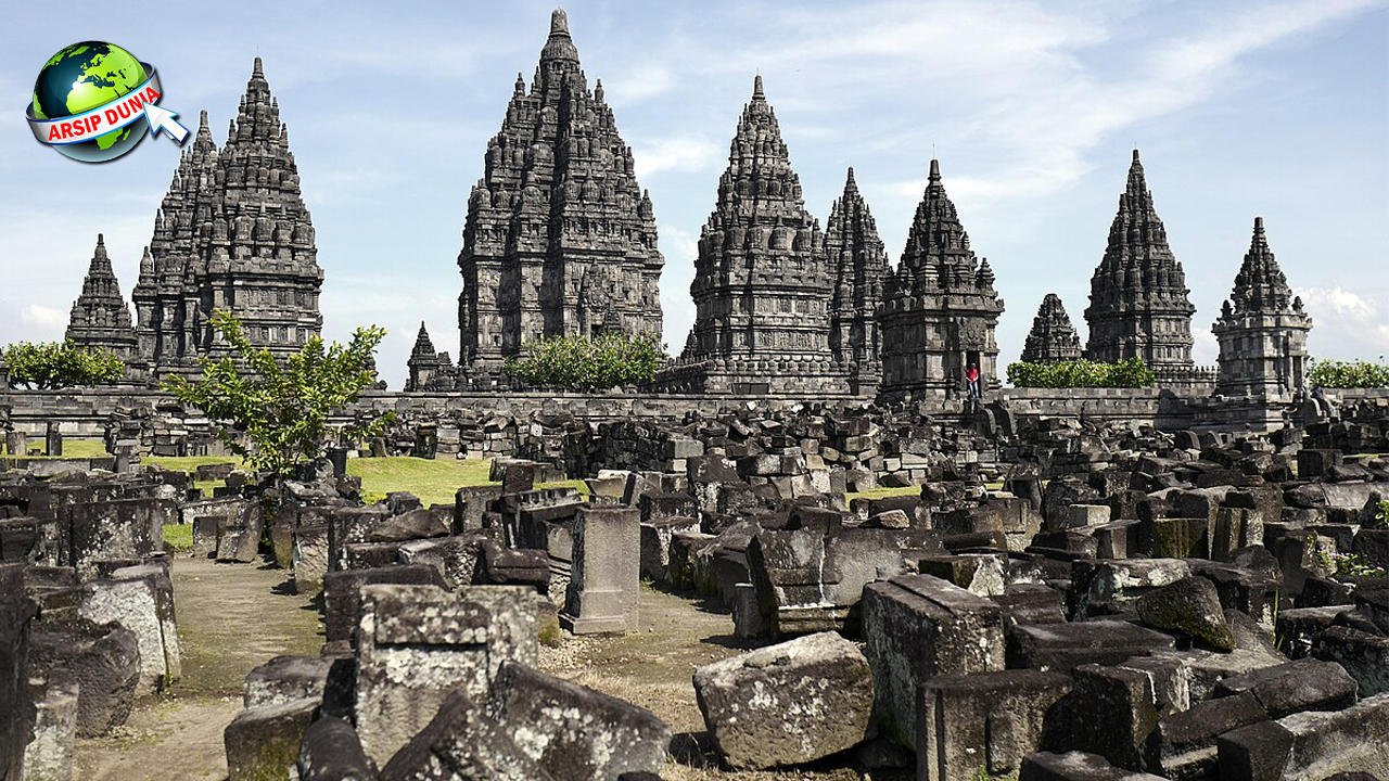 Candi Prambanan: Ikon Arsitektur Hindu Terbesar di Indonesia!