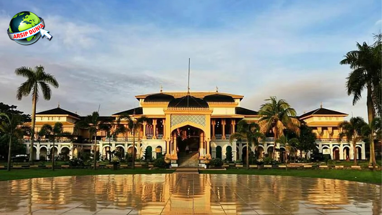 Kemegahan Istana Maimun: Jejak Sejarah Arsitektur Melayu!