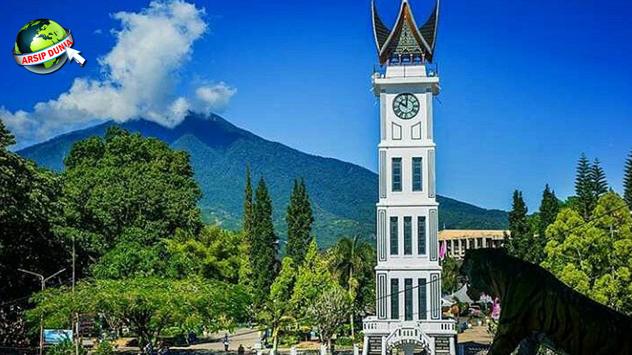 Jam Gadang: Saksi Bisu Perjalanan Waktu Kota Bukittinggi!